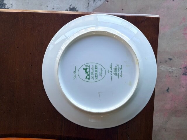 Bestekkoffer uit de capricorne collectie verzilverd christofle, bord hermes, bord delfts, doos met naaigerief, divers aardewerk - afbeelding 8 van  24