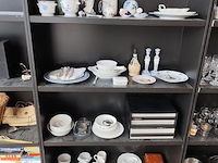 Bestekkoffer uit de capricorne collectie verzilverd christofle, bord hermes, bord delfts, doos met naaigerief, divers aardewerk - afbeelding 1 van  24