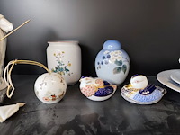 Bestekkoffer uit de capricorne collectie verzilverd christofle, bord hermes, bord delfts, doos met naaigerief, divers aardewerk - afbeelding 12 van  24