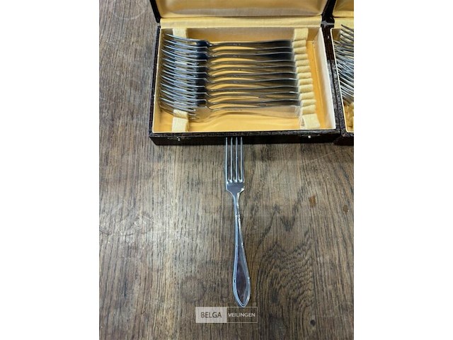 Bestekset (vorken en messen) - afbeelding 2 van  4