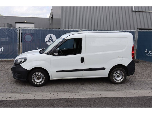 Bestelwagen fiat doblo 1.6 diesel 90pk 2022 (marge) - afbeelding 1 van  1
