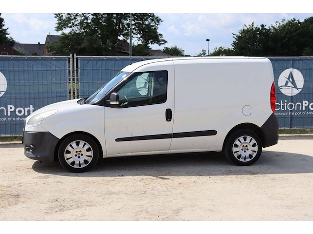 Bestelwagen fiat doblo benzine/cng 120pk 2011 - afbeelding 1 van  1