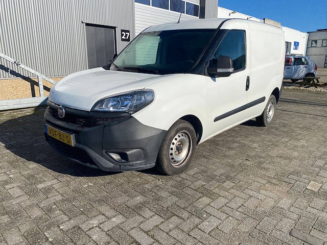 Bestelwagen fiat doblo diesel 105pk 2019 (marge) - afbeelding 1 van  1