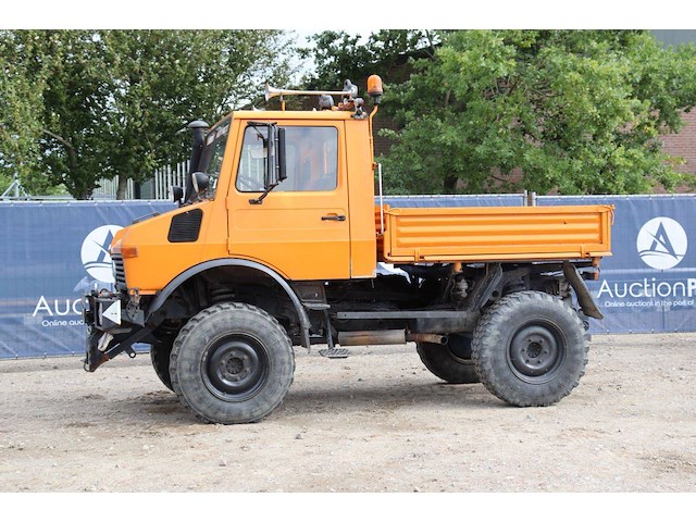 Bestelwagen kipper unimog 424 diesel 95pk 1980 - afbeelding 1 van  1