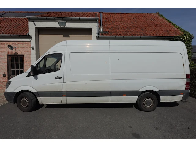 Bestelwagen mercedes sprinter - afbeelding 1 van  16