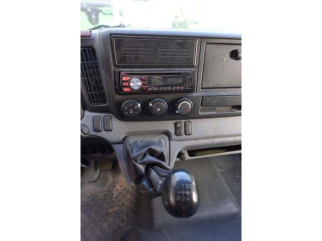 Bestelwagen mitsubishi fuso - afbeelding 11 van  13
