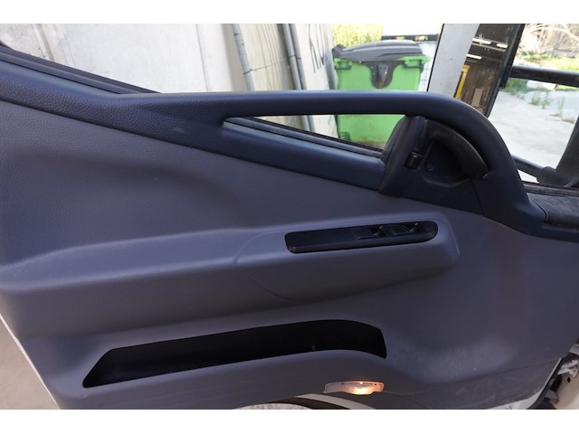 Bestelwagen mitsubishi fuso - afbeelding 13 van  13