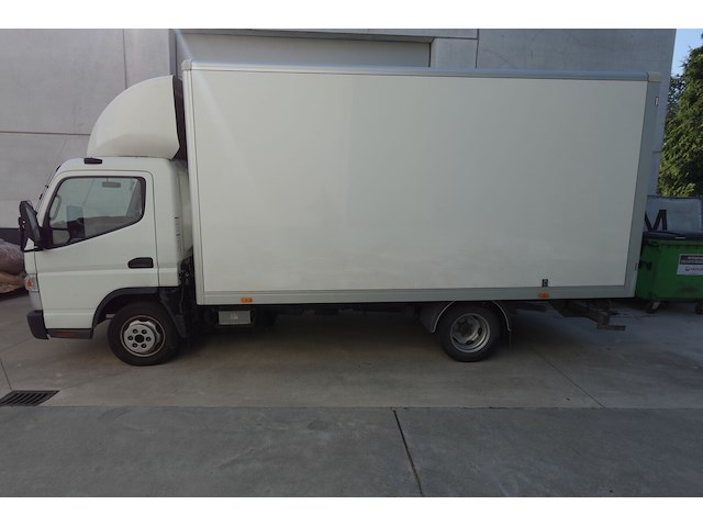 Bestelwagen mitsubishi fuso - afbeelding 1 van  13