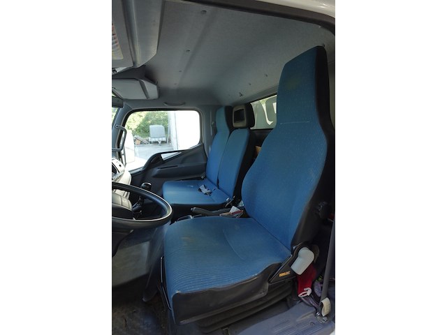 Bestelwagen mitsubishi fuso - afbeelding 7 van  13