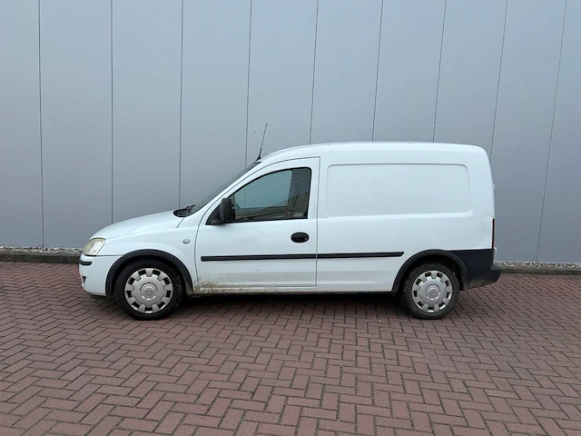 Bestelwagen opel combo - 1.3 cdti diesel 75pk 2011 (marge) - afbeelding 1 van  1