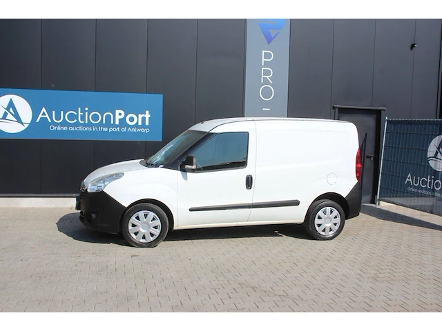 Bestelwagen opel combo 20 cdti diesel 135pk 2013 - afbeelding 1 van  1