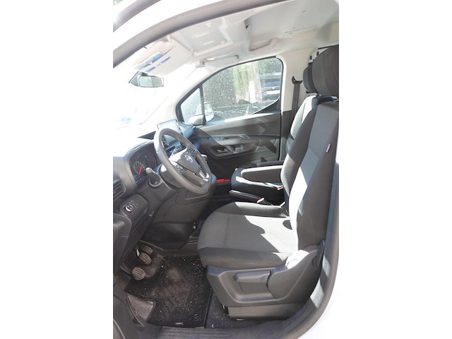 Bestelwagen opel combo - afbeelding 14 van  18