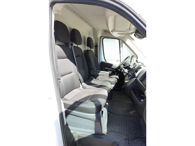 Bestelwagen opel movano - afbeelding 2 van  19