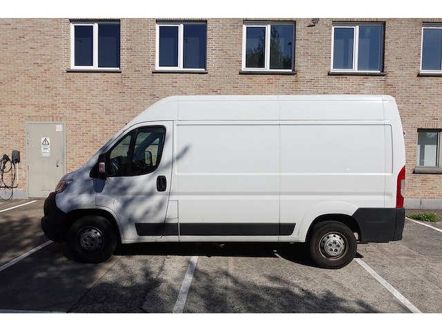 Bestelwagen opel movano - afbeelding 1 van  19