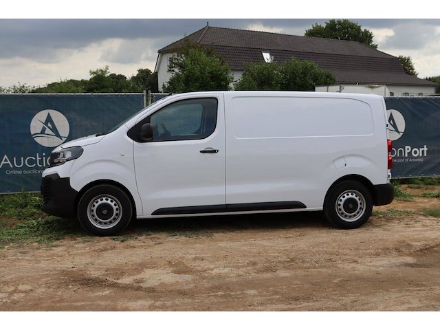 Bestelwagen opel vivaro diesel 120pk 2024 - afbeelding 1 van  1