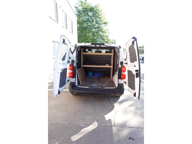 Bestelwagen opel vivaro - afbeelding 4 van  18