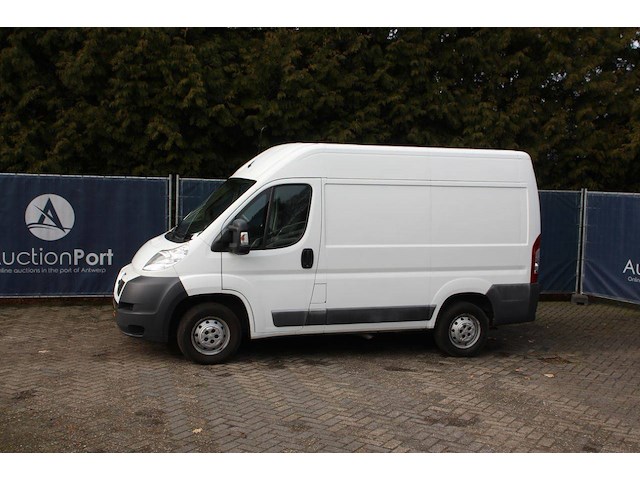 Bestelwagen peugeot boxer 333 2.2 hdi l1h2 diesel 132pk 2012 - afbeelding 1 van  1