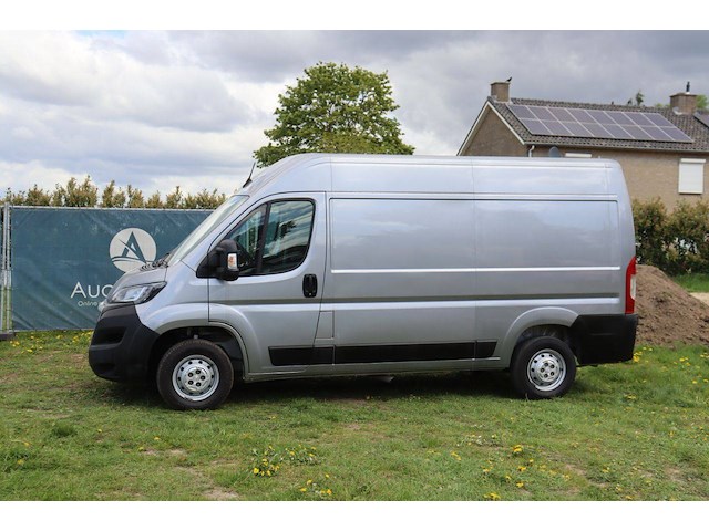 Bestelwagen peugeot boxer diesel 140pk 2022 - afbeelding 1 van  1