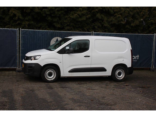 Bestelwagen peugeot partner 1.6 bluehdi premium diesel 75pk 2019 - afbeelding 1 van  1