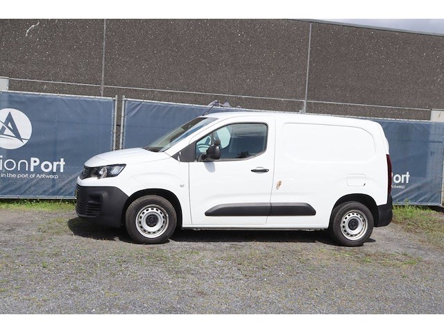 Bestelwagen peugeot partner diesel 76pk 2021 - afbeelding 1 van  1