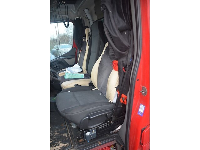 Bestelwagen renault master met zeil en slaapcabine,ch.nr. vf1vbu4f248646901, bj. 17-01-2017(litouwse nummerplaat) - afbeelding 5 van  33