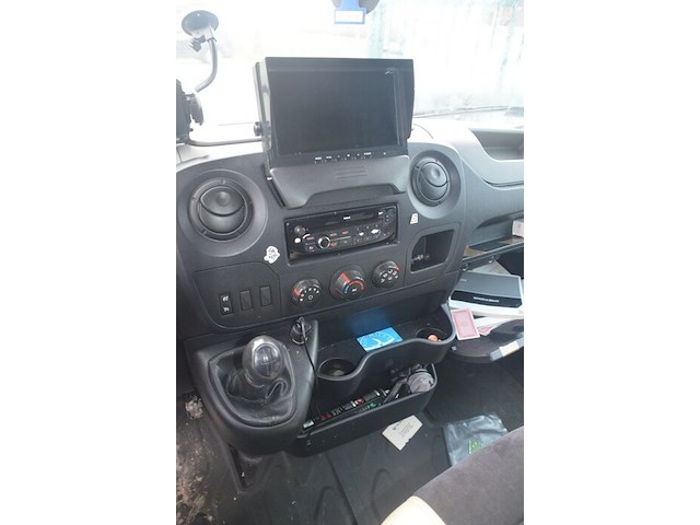 Bestelwagen renault master met zeil en slaapcabine,ch.nr. vf1vbu4f248646901, bj. 17-01-2017(litouwse nummerplaat) - afbeelding 6 van  33