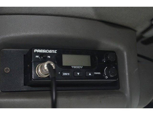 Bestelwagen renault master met zeil en slaapcabine,ch.nr. vf1vbu4f248646901, bj. 17-01-2017(litouwse nummerplaat) - afbeelding 10 van  33