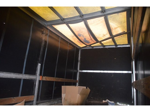 Bestelwagen renault master met zeil en slaapcabine,ch.nr. vf1vbu4f248646901, bj. 17-01-2017(litouwse nummerplaat) - afbeelding 32 van  33