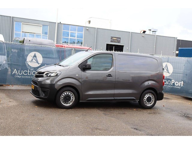 Bestelwagen toyota proace diesel 95pk 2018 - afbeelding 1 van  1