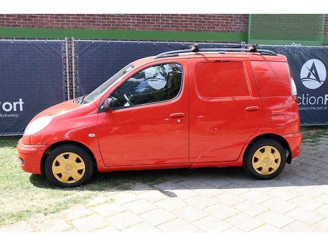 Bestelwagen toyota yaris verso 1.3 van atm benzine 86pk 2003 - afbeelding 1 van  1