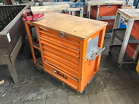 Beta super tank gereedschapswagen met 1x bankschroef (2x) - afbeelding 1 van  1