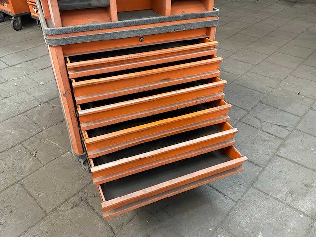 Beta super tank gereedschapswagen met bankschroef - afbeelding 5 van  8