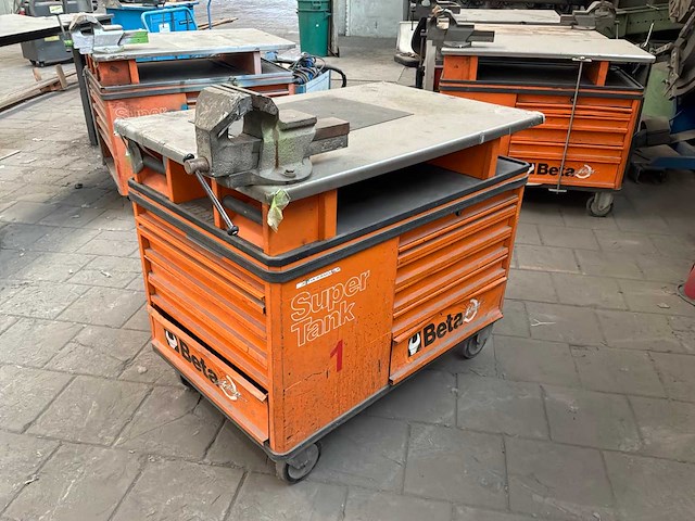 Beta super tank gereedschapswagen met bankschroef - afbeelding 1 van  8