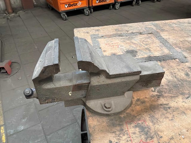 Beta super tank gereedschapswagen met bankschroef - afbeelding 5 van  6