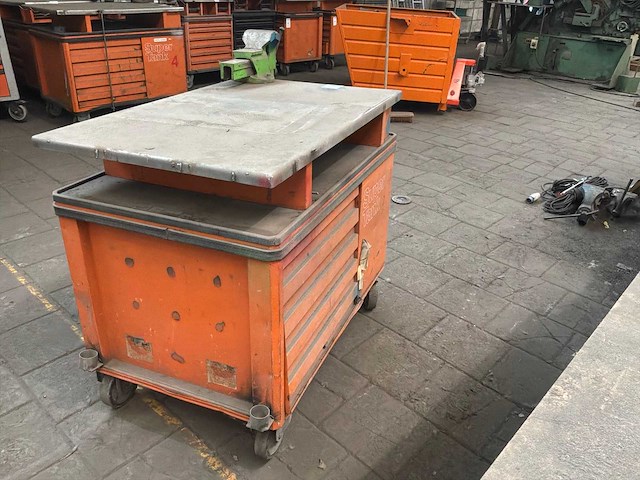 Beta super tank gereedschapswagen met bankschroef - afbeelding 2 van  7
