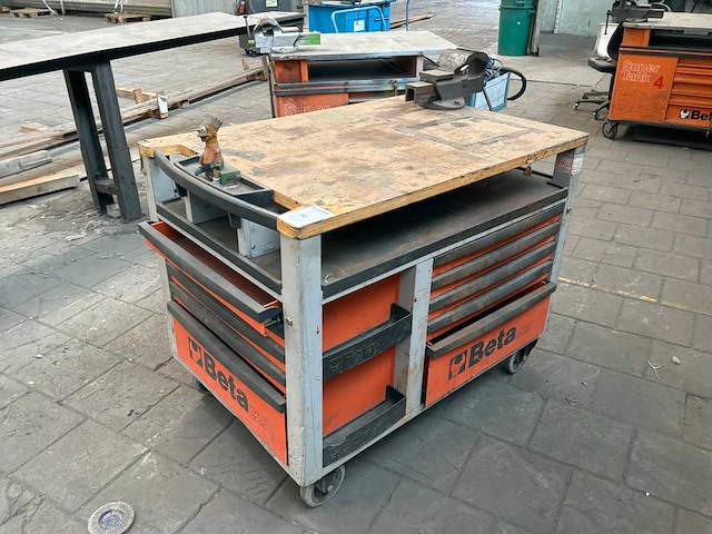 Beta super tank gereedschapswagen met bankschroef - afbeelding 1 van  1