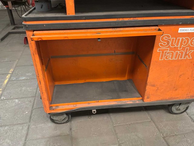 Beta super tank gereedschapswagen met bankschroef - afbeelding 1 van  1