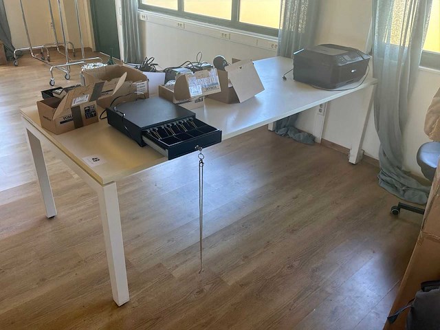 Betaalterminal, modem, printer, 2 ticketprinters, kassalade - afbeelding 1 van  11