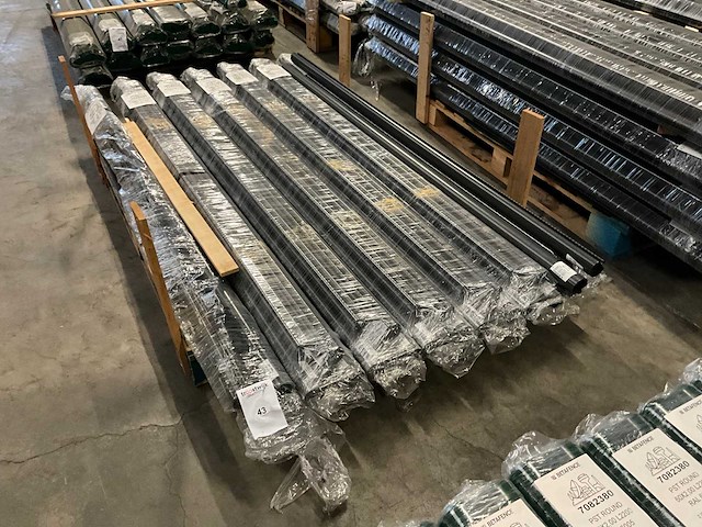 Betafence bekaclip posts tuinpaal (32x) - afbeelding 1 van  4