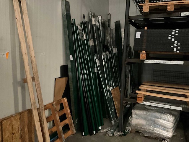 Betafence partij diverse tuinpalen - afbeelding 1 van  6