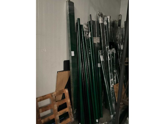 Betafence partij diverse tuinpalen - afbeelding 2 van  6