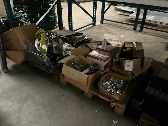 Betafence partij tuinhek toebehoren - afbeelding 1 van  8