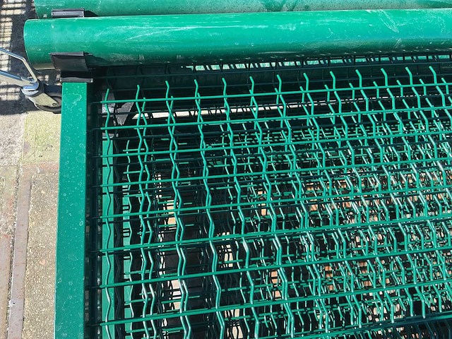 Betafence tuinpoort met steunpilaren en hang en sluitwerk - afbeelding 2 van  4