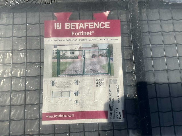 Betafence tuinpoort,geen steunpilaren hang en sluitwerk - afbeelding 1 van  2