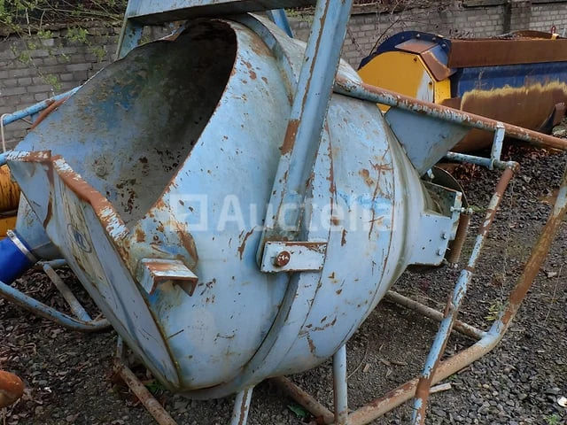 Beton cufa 1000 liter alt 8v - afbeelding 1 van  9