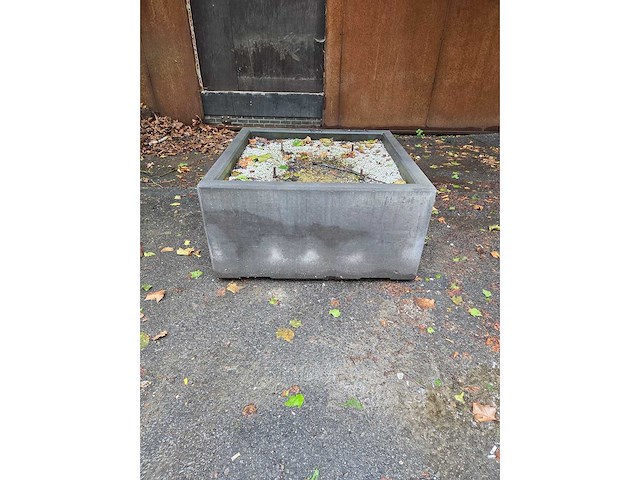 Beton sokkel met anker - afbeelding 1 van  4