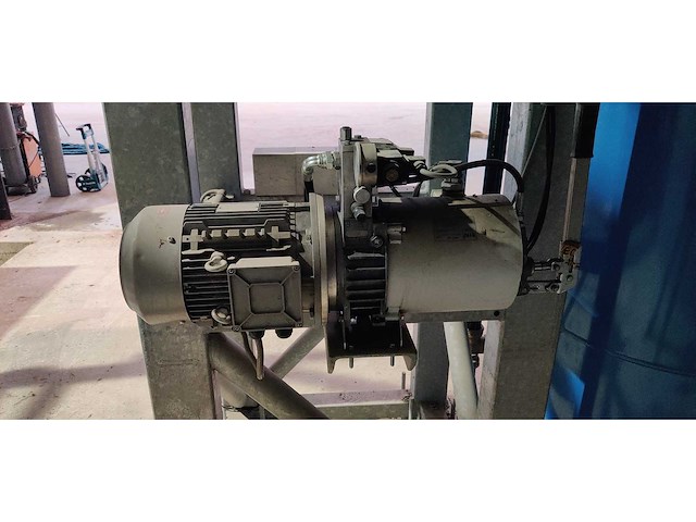 Betonfabriek s.m.c.2 nummer 721 + omg mixer - afbeelding 75 van  92