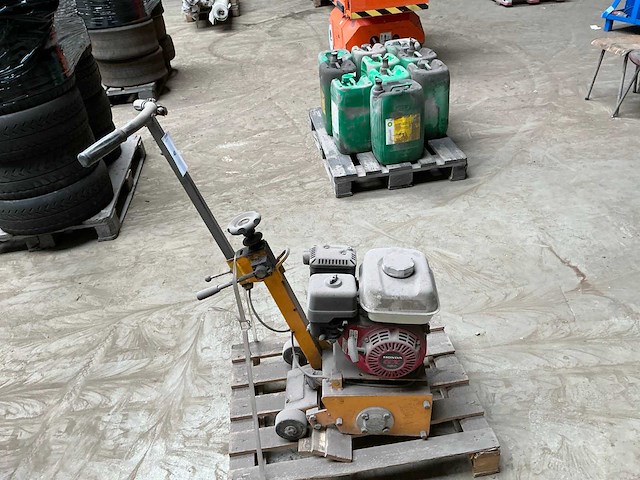 Betonfrees - afbeelding 2 van  6