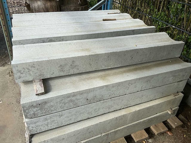 Betongoten 100 x 20 x 10 steen tuintegel (24x) - afbeelding 2 van  2
