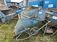 Betonkubel, capaciteit 1500 kg.